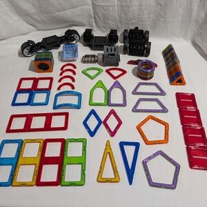 Magformers Magnetic Building Tiles Set Of 84 Various Shaped Pieces And Wheels